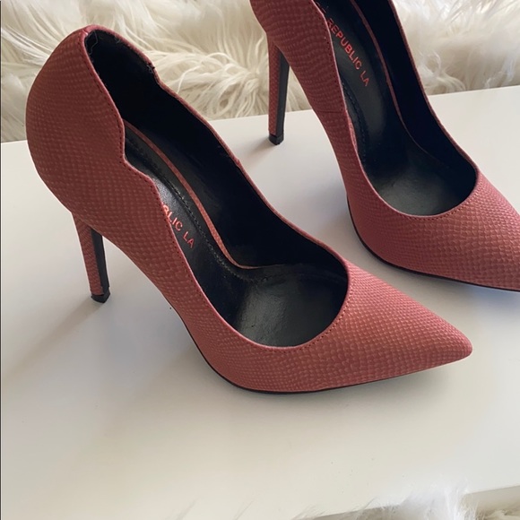 Coral heels snake print heels - Picture 2 of 6